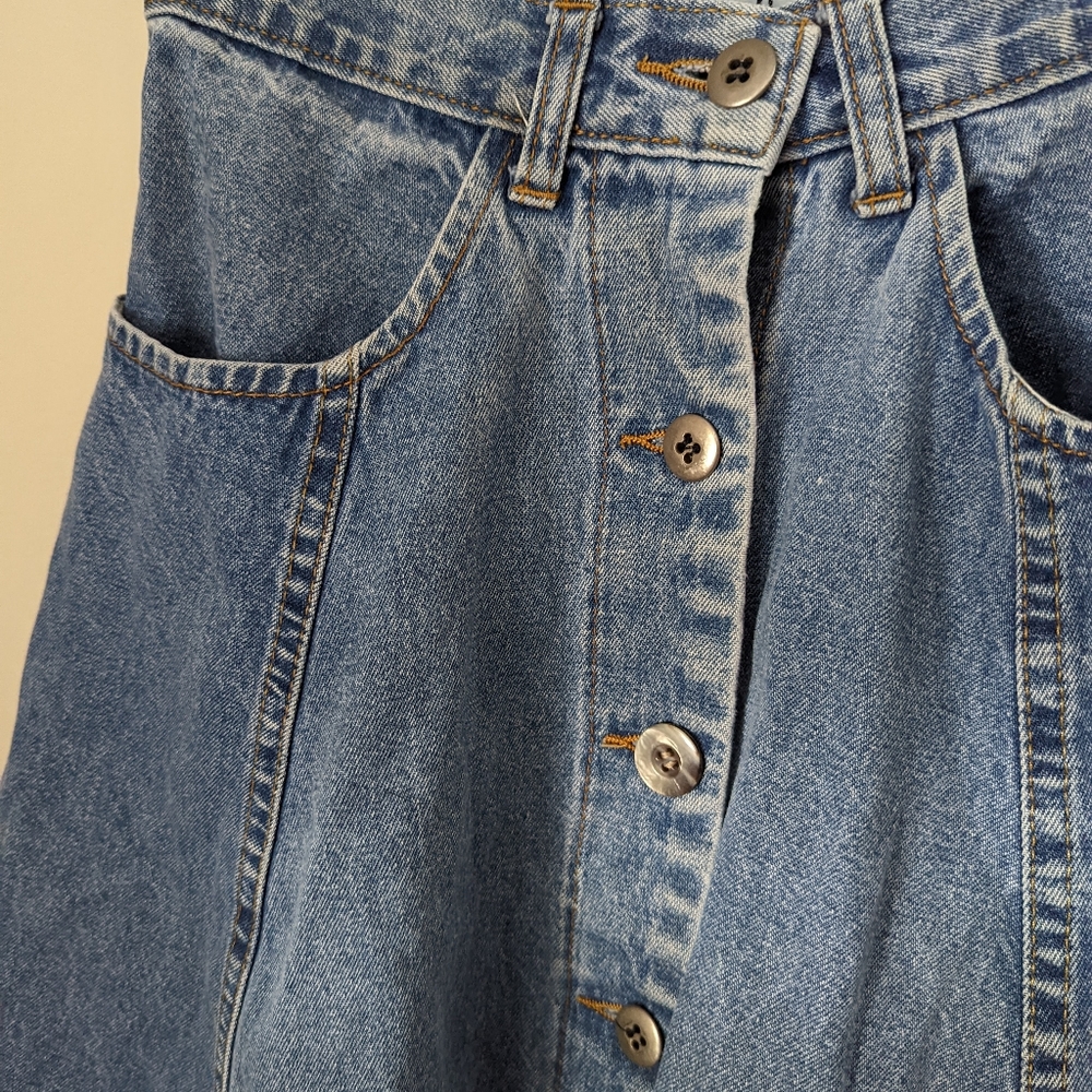 A-line vintage denim skirt with pockets - Picture 2 of 4
